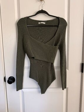 Green Abercrombie bodysuit